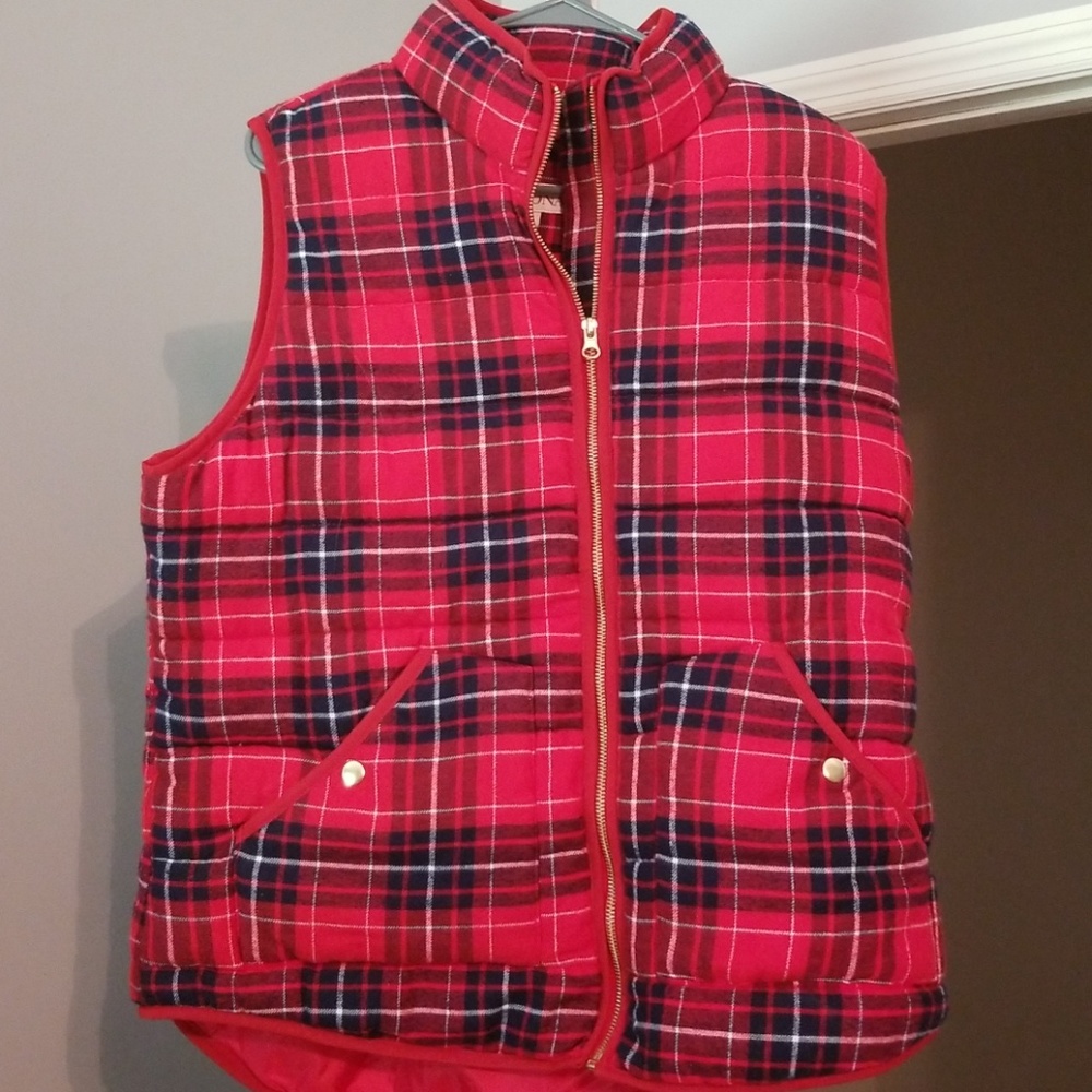 🛍 Clearance🛍 Stylish Red and navy vest.